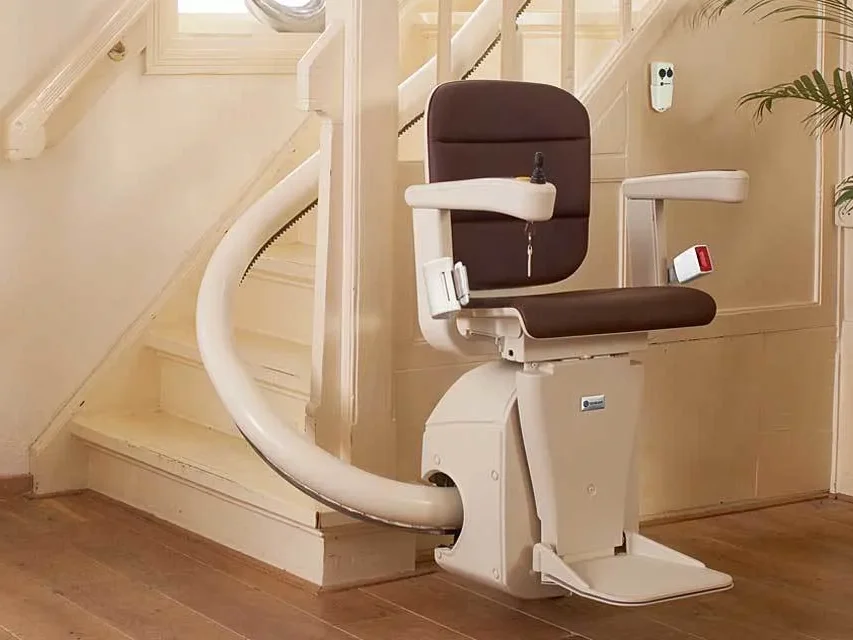 Monte-escalier courbe intérieur